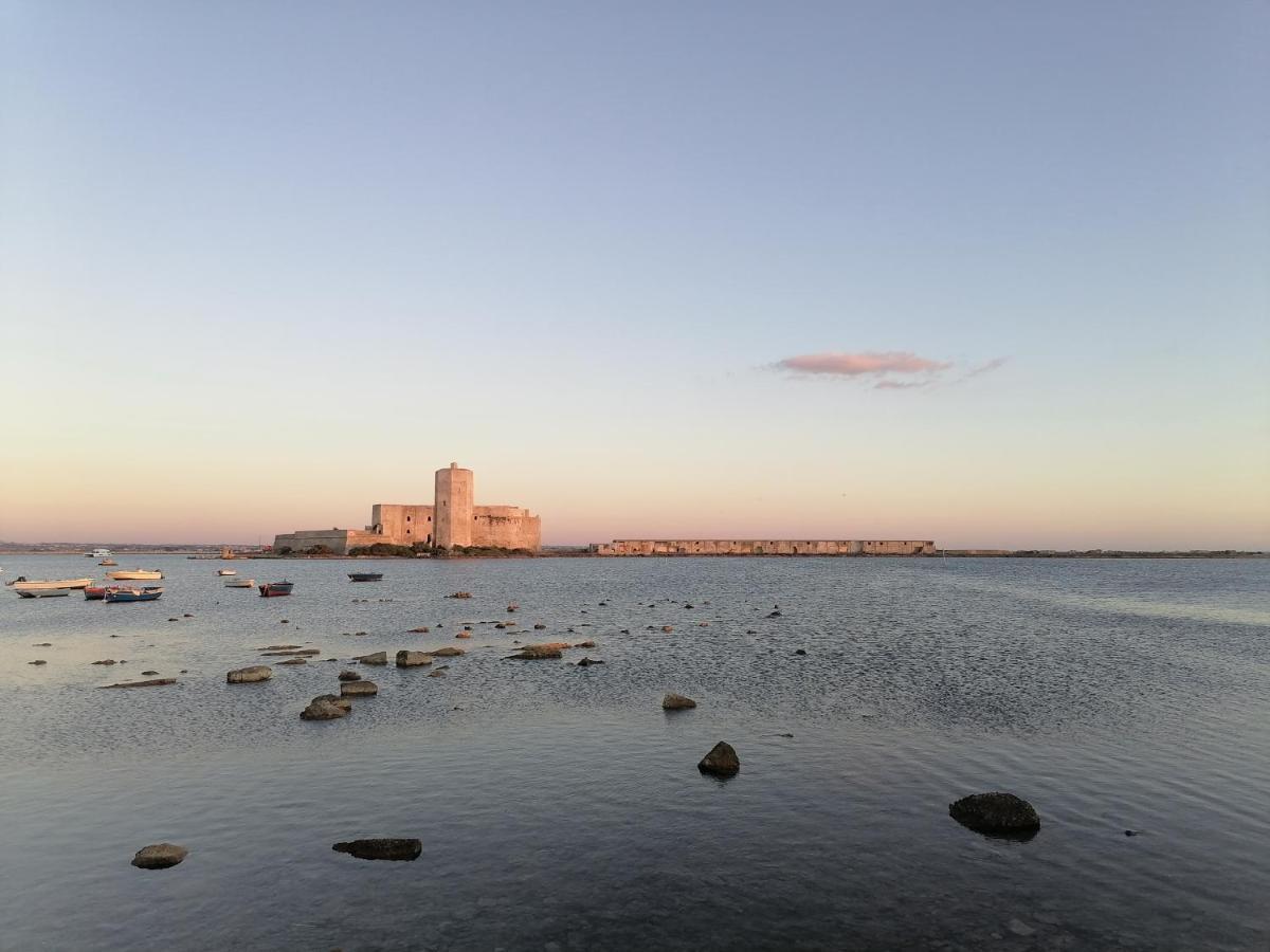 Le Rose Di Maria Apartment Trapani Bagian luar foto